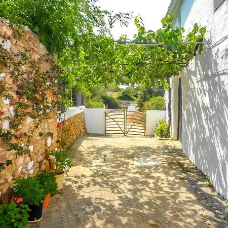 Villa Fornells Sleeps 4 Pool Wifi