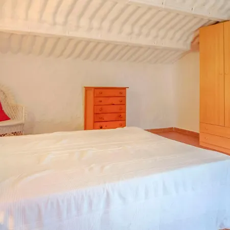 Fornells Sleeps 4 Pool Wifi Villa *