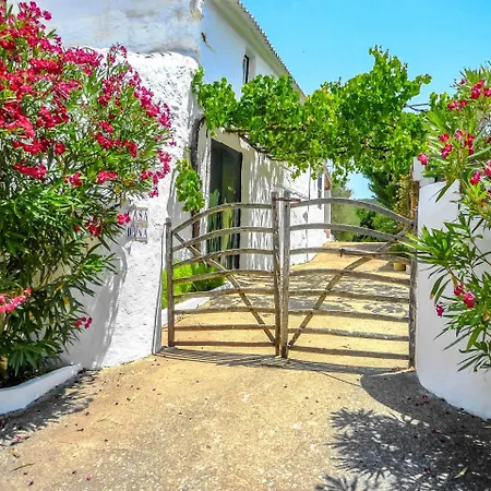 Villa Fornells Sleeps 4 Pool Wifi *